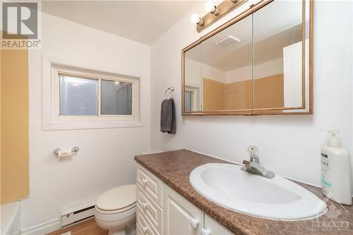 1315 Laurier Street, Rockland, ON - Indoor Photo Showing Bathroom