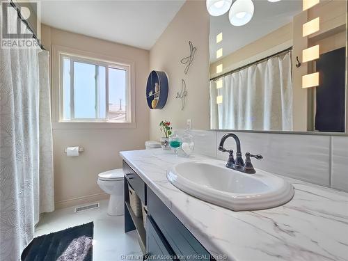 36 Parkwood Drive, Chatham, ON - Indoor Photo Showing Bathroom