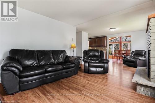 72234 Lakeshore Drive, Bluewater, ON - Indoor Photo Showing Living Room