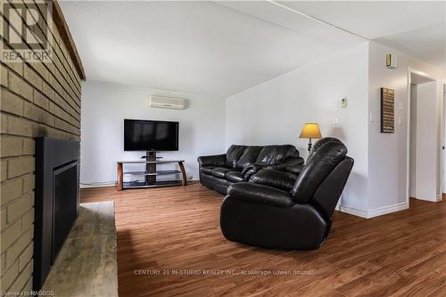 72234 Lakeshore Drive, Bluewater, ON - Indoor Photo Showing Living Room