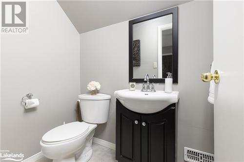 1105 S Clear Lake Road, Bracebridge, ON - Indoor Photo Showing Bathroom
