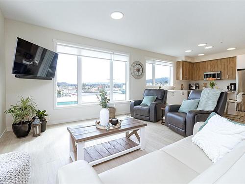 401-842 Orono Ave, Langford, BC - Indoor Photo Showing Living Room