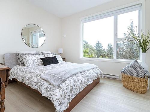 401-842 Orono Ave, Langford, BC - Indoor Photo Showing Bedroom