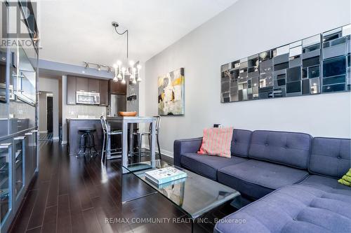 2406 - 295 Adelaide Street W, Toronto, ON - Indoor Photo Showing Living Room