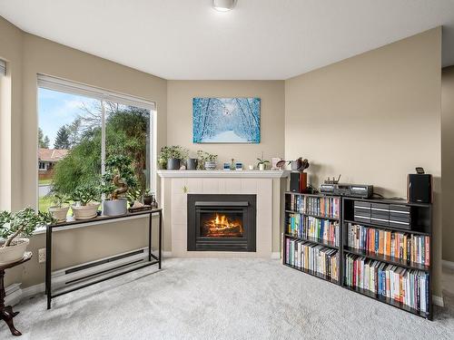 102-1400 Tunner Dr, Courtenay, BC - Indoor With Fireplace