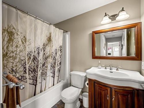 102-1400 Tunner Dr, Courtenay, BC - Indoor Photo Showing Bathroom