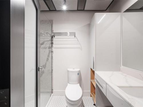 211-1029 View St, Victoria, BC - Indoor Photo Showing Bathroom