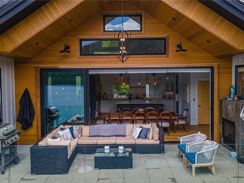 8400 Bloedel Dr, Port Alberni, BC - Outdoor With Deck Patio Veranda With Exterior