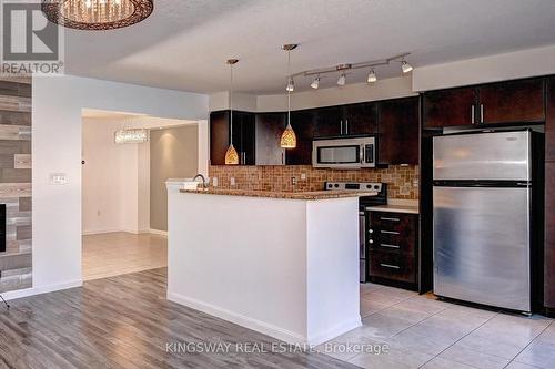 170 Chase Crescent, Cambridge, ON - Indoor Photo Showing Kitchen With Stainless Steel Kitchen With Upgraded Kitchen