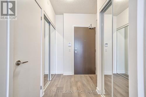 907 - 38 Honeycresp Crescent, Vaughan, ON - Indoor