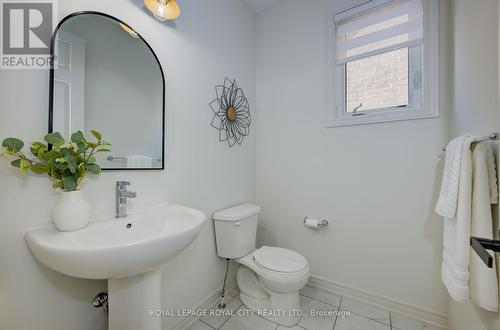 64 Harpin Way E, Centre Wellington, ON - Indoor Photo Showing Bathroom