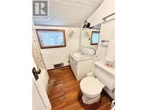 1226 E 11 Avenue, Prince Rupert, BC - Indoor Photo Showing Bathroom