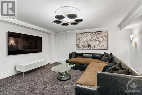 1041 Brandywine Court, Ottawa, ON - Indoor Photo Showing Living Room