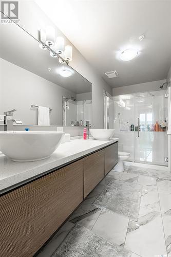 219 225 Maningas Bend, Saskatoon, SK - Indoor Photo Showing Bathroom