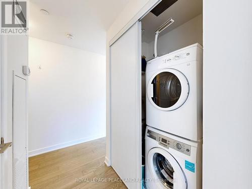 910 - 17 Dundonald Street, Toronto, ON - Indoor Photo Showing Laundry Room