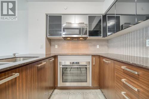 502 - 5168 Yonge Street, Toronto, ON - Indoor Photo Showing Kitchen With Upgraded Kitchen