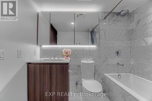 811 - 19 Bathurst Street, Toronto, ON - Indoor Photo Showing Bathroom