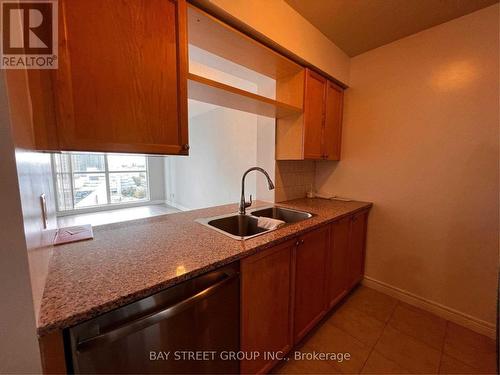 1408 - 70 Town Centre Court, Toronto, ON - Indoor Photo Showing Kitchen With Double Sink