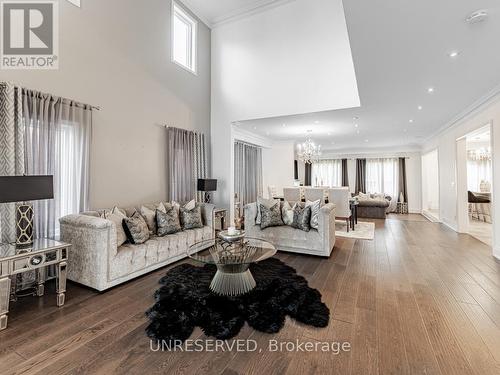 193 Autumn Hill Boulevard, Vaughan, ON - Indoor Photo Showing Living Room