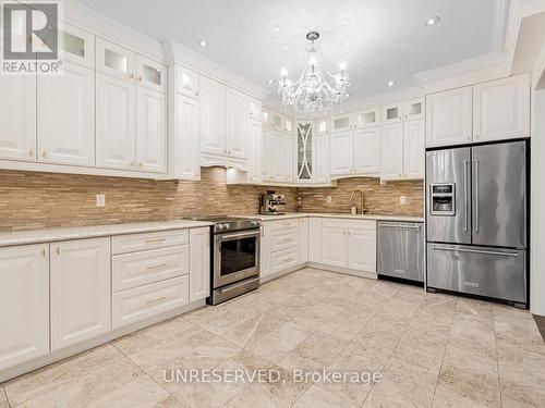 193 Autumn Hill Boulevard, Vaughan, ON - Indoor Photo Showing Kitchen With Stainless Steel Kitchen With Upgraded Kitchen