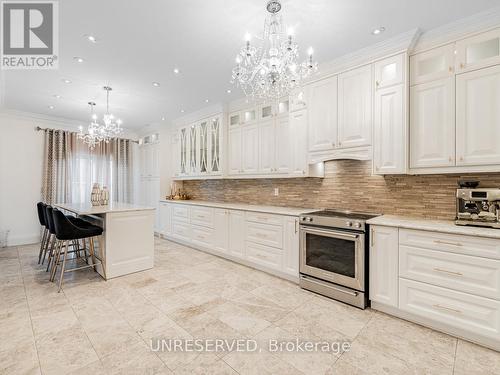 193 Autumn Hill Boulevard, Vaughan, ON - Indoor Photo Showing Kitchen With Upgraded Kitchen