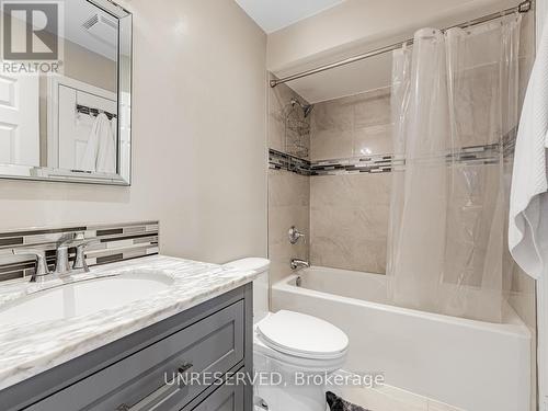 193 Autumn Hill Boulevard, Vaughan, ON - Indoor Photo Showing Bathroom