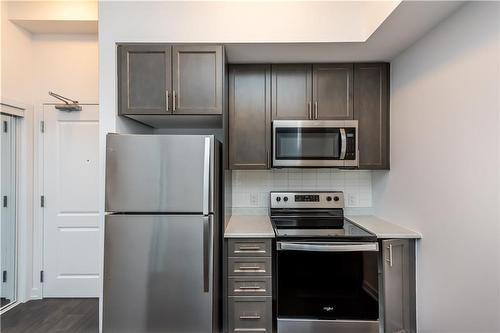 450 Dundas Street E|Unit #114, Waterdown, ON - Indoor Photo Showing Kitchen With Stainless Steel Kitchen