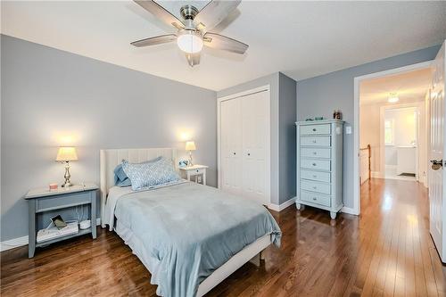 410 Patrick Place, Burlington, ON - Indoor Photo Showing Bedroom