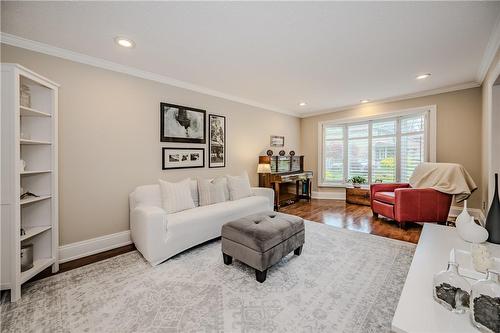 410 Patrick Place, Burlington, ON - Indoor Photo Showing Living Room