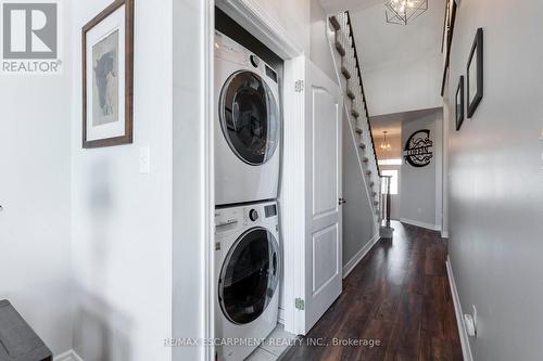 68 Browview Drive, Hamilton, ON - Indoor Photo Showing Laundry Room