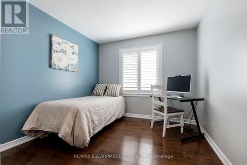 68 Browview Drive, Hamilton, ON - Indoor Photo Showing Bedroom