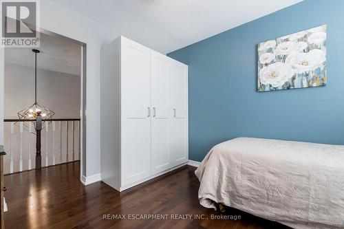 68 Browview Drive, Hamilton, ON - Indoor Photo Showing Bedroom