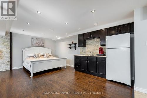68 Browview Drive, Hamilton, ON - Indoor Photo Showing Kitchen