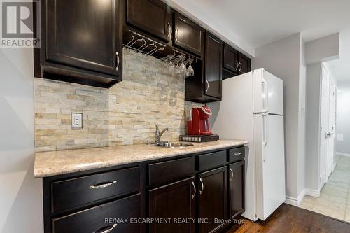 68 Browview Drive, Hamilton, ON - Indoor Photo Showing Kitchen
