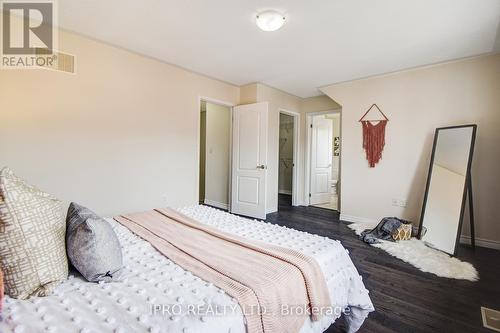 694 Bolingbroke Drive, Milton, ON - Indoor Photo Showing Bedroom