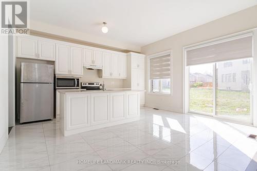 62 Dotchson Avenue, Caledon, ON - Indoor Photo Showing Kitchen