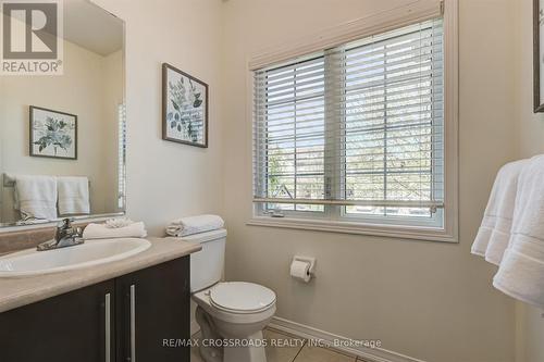 75 Lewis Honey Drive, Aurora, ON - Indoor Photo Showing Bathroom