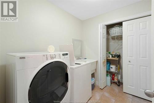 1892 Chateau Avenue, Windsor, ON - Indoor Photo Showing Laundry Room