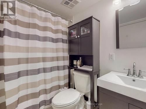 715 - 75 Weldrick Road E, Richmond Hill, ON - Indoor Photo Showing Bathroom