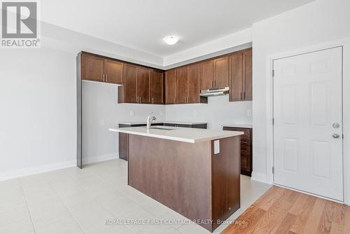 25 Corley Street, Kawartha Lakes, ON - Indoor Photo Showing Kitchen