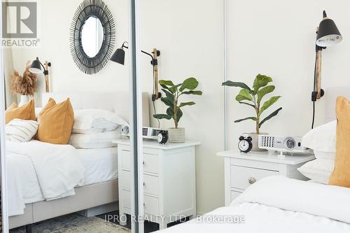 1005 - 200 Sackville Street, Toronto, ON - Indoor Photo Showing Bedroom
