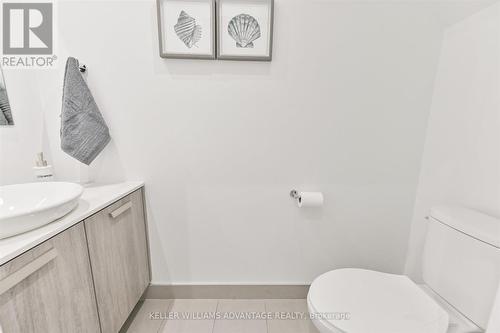 405 - 66 Kippendavie Avenue, Toronto, ON - Indoor Photo Showing Bathroom