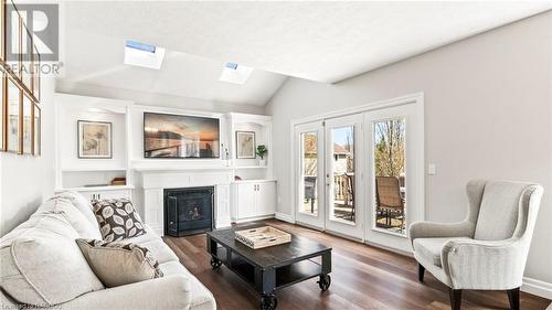 275 4Th Street Crescent, Hanover, ON - Indoor Photo Showing Living Room With Fireplace