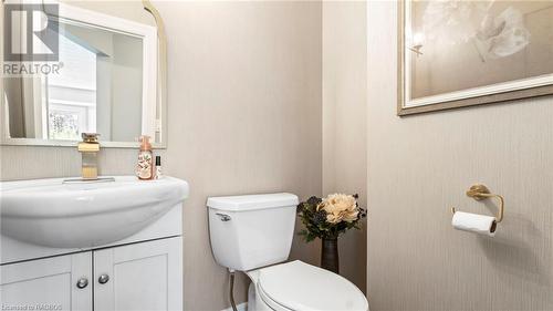 275 4Th Street Crescent, Hanover, ON - Indoor Photo Showing Bathroom