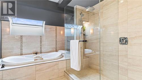 275 4Th Street Crescent, Hanover, ON - Indoor Photo Showing Bathroom