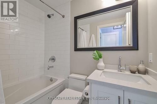 2810 - 105 The Queensway Avenue, Toronto, ON - Indoor Photo Showing Bathroom
