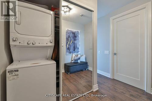 2810 - 105 The Queensway Avenue, Toronto, ON - Indoor Photo Showing Laundry Room