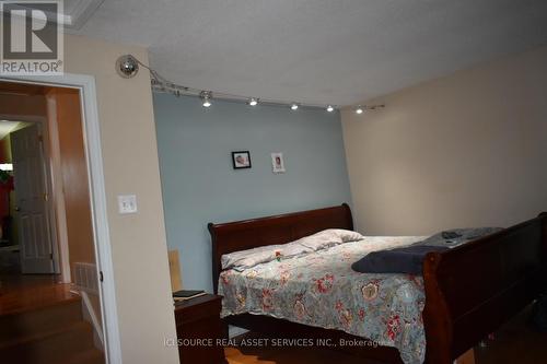 7 Tedwyn Drive, Ottawa, ON - Indoor Photo Showing Bedroom
