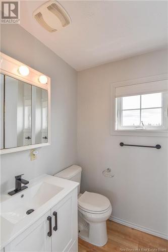 336 Saint-Pierre Est Boulevard, Caraquet, NB - Indoor Photo Showing Bathroom