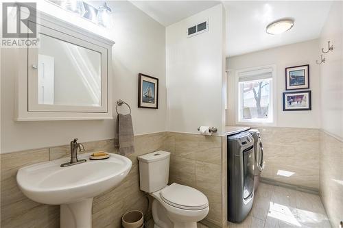 184 Pleasantview Drive, Pembroke, ON - Indoor Photo Showing Laundry Room